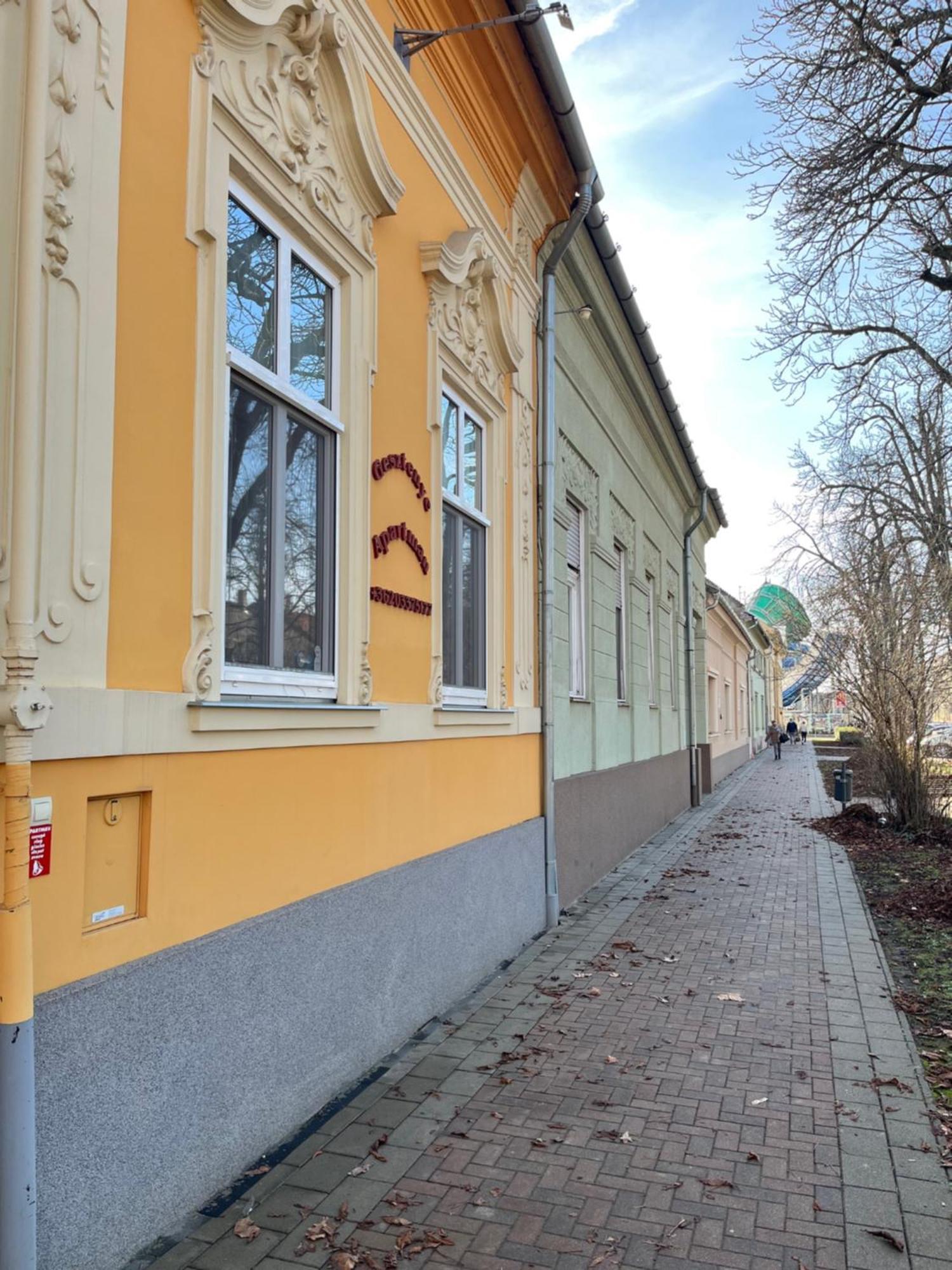 Gesztenye Apartman Makó Eksteriør billede