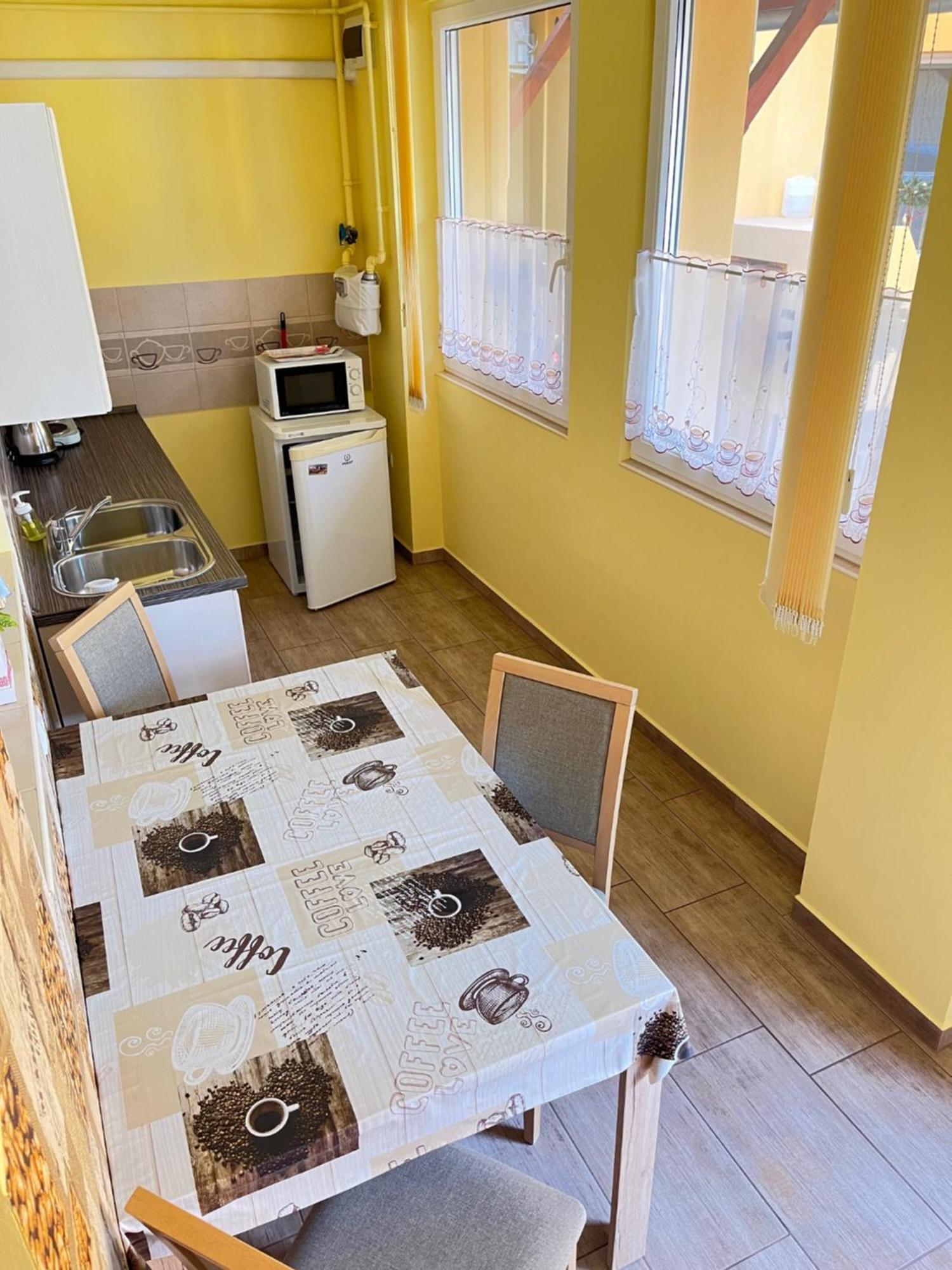 Gesztenye Apartman Makó Eksteriør billede