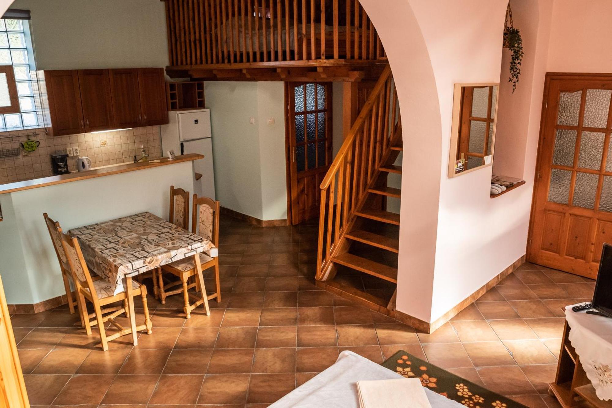 Gesztenye Apartman Makó Eksteriør billede