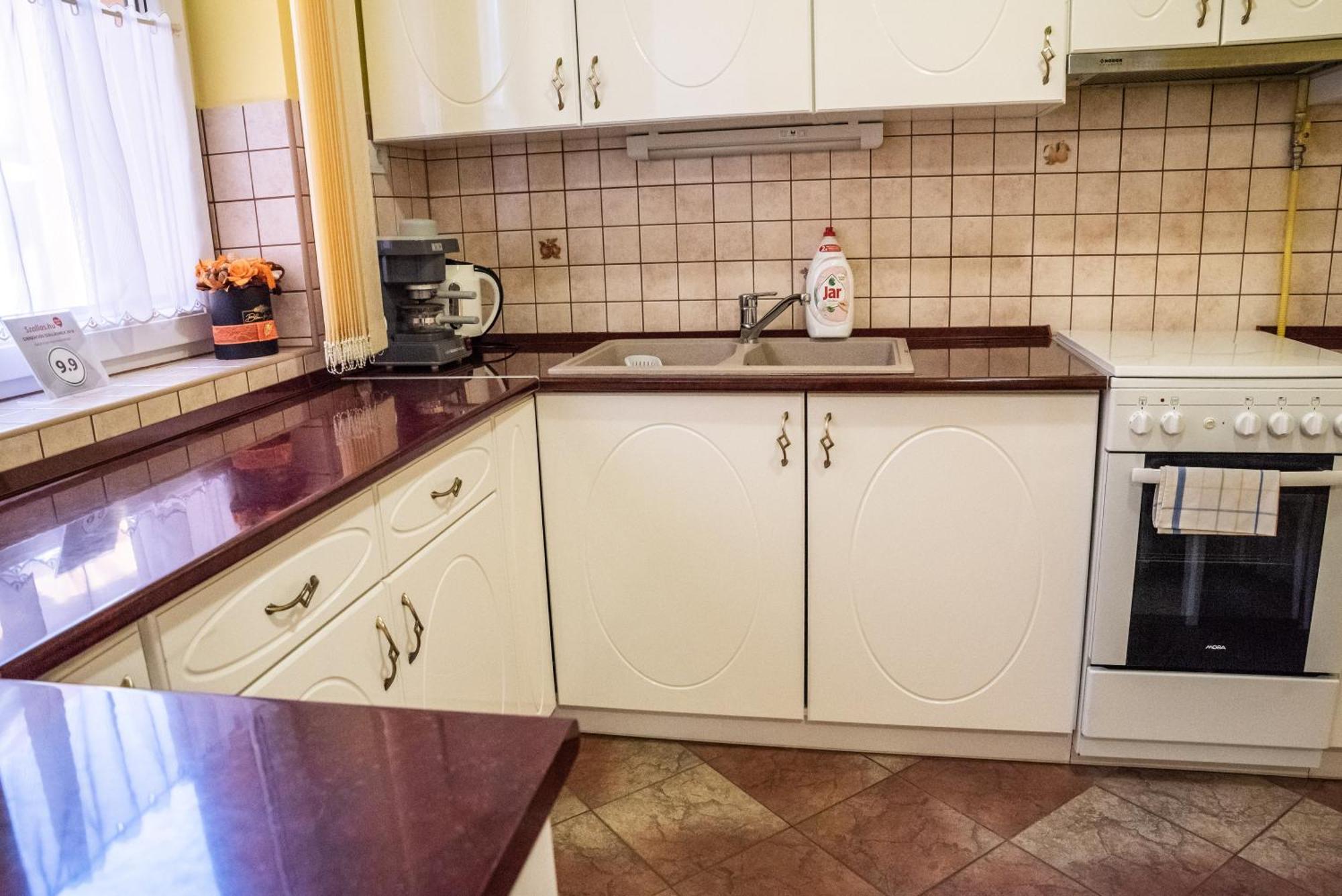 Gesztenye Apartman Makó Eksteriør billede
