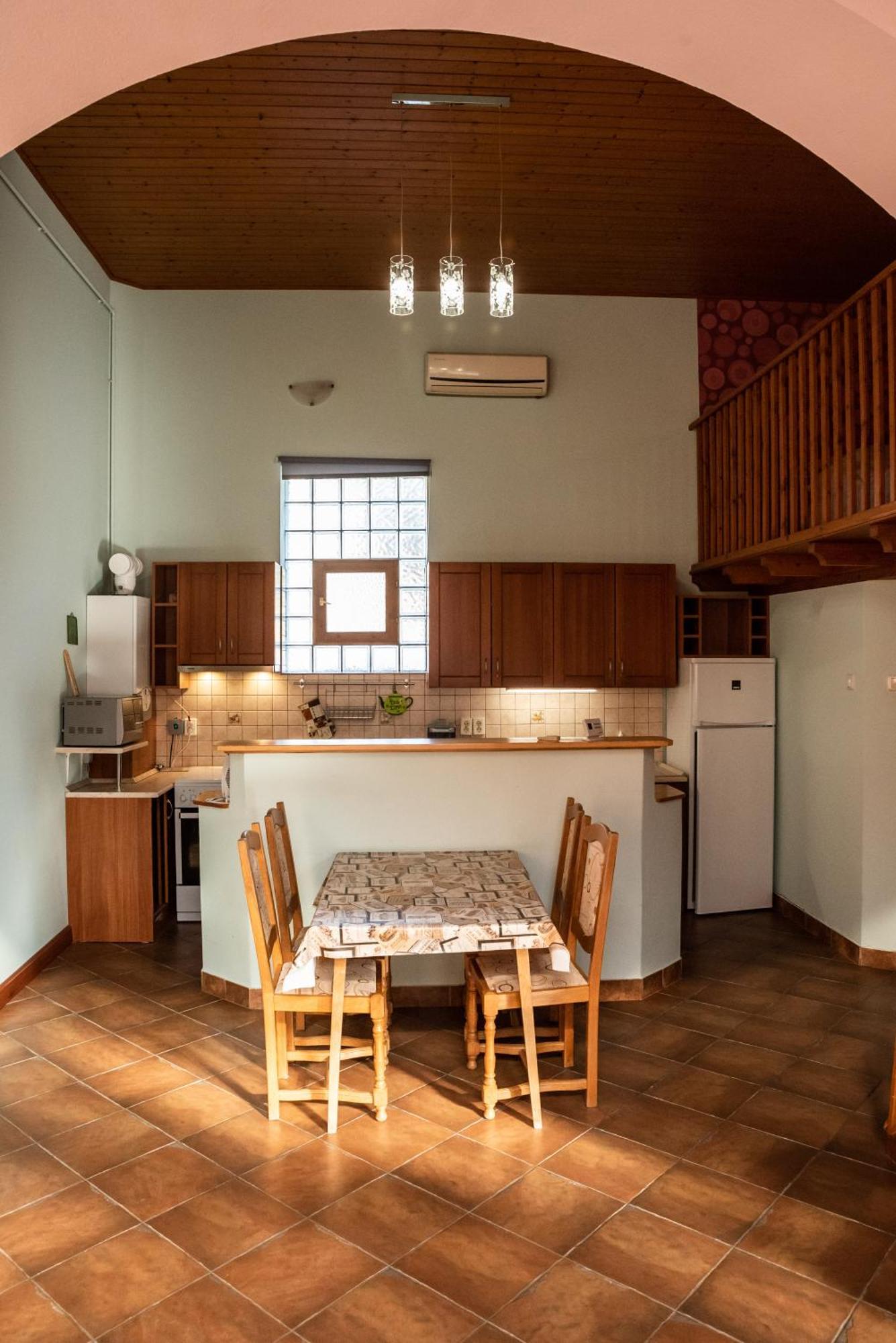 Gesztenye Apartman Makó Eksteriør billede